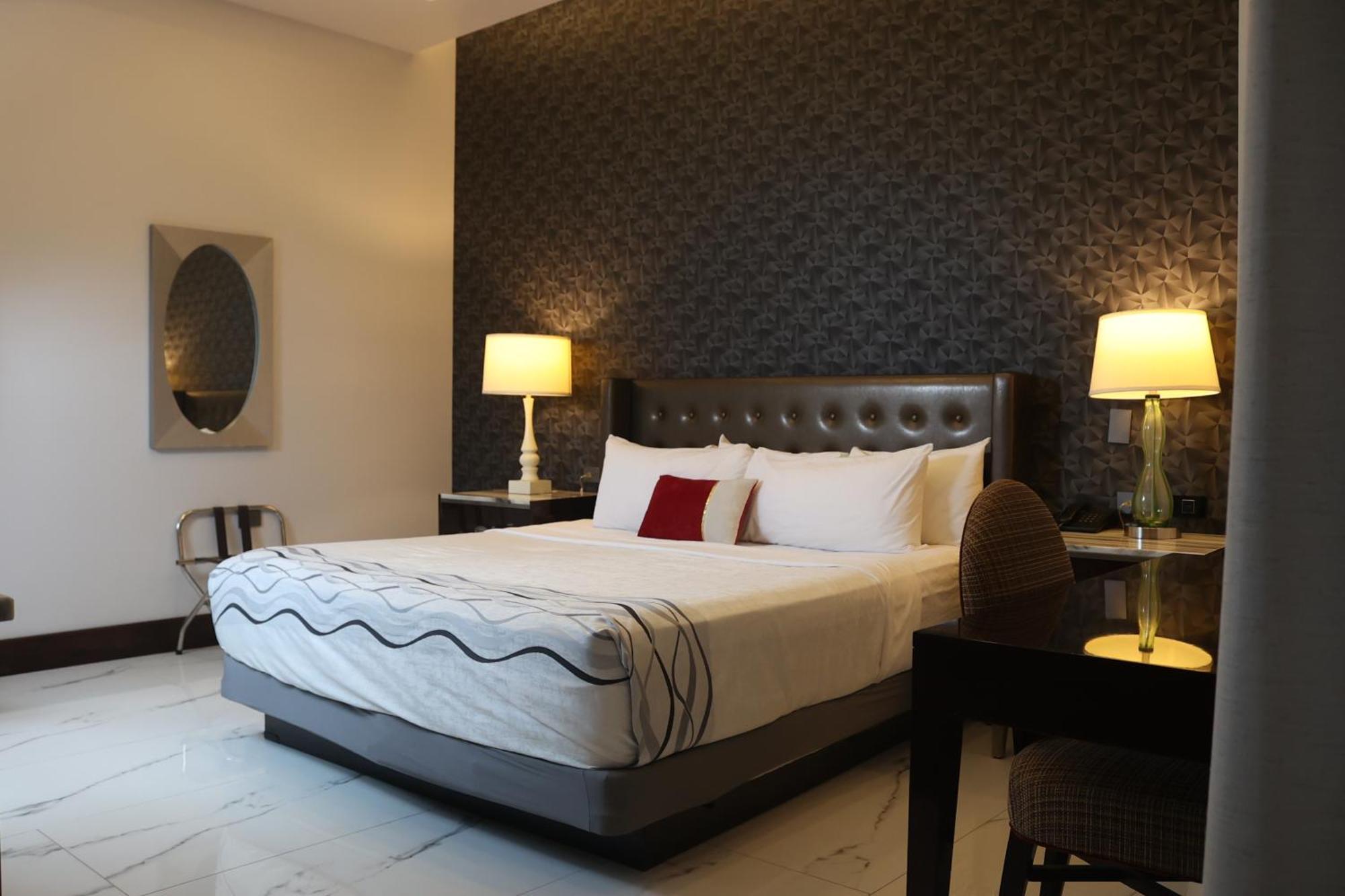 Hotel Wellintown Тихуана Экстерьер фото